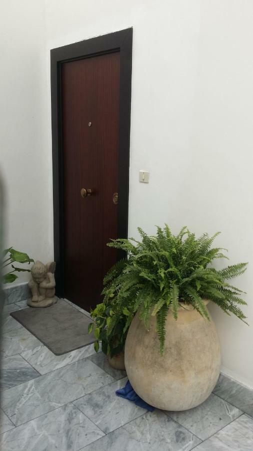 Michelle Apartment Bari Bagian luar foto